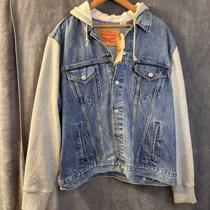 Levi's Denim Jean Jacket NWT Mens XL  Hooded Trucker Blue Medium Wash Hybrid